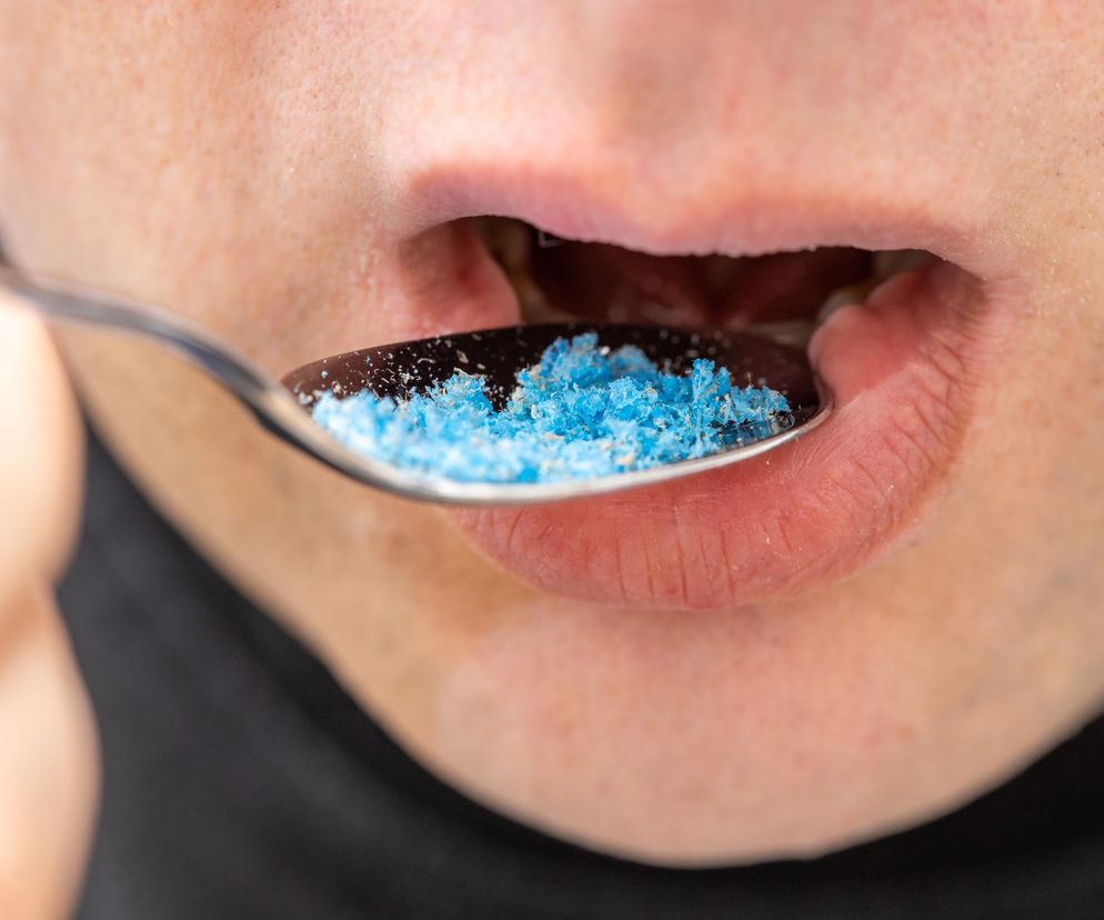 Po raz pierwszy wykryty w ludzkim sercu. Odkłada się w narządach i może powodować raka