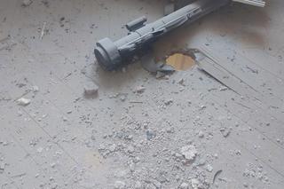 Wybuch granatnika w KGP. Senator KO Krzysztof Brejza opublikował zdjęcia 