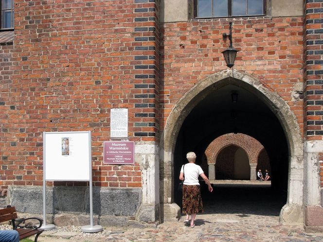   To miasto ma najładniejszy rynek w woj. warmińsko-mazurskim. Zobacz, co mówi AI