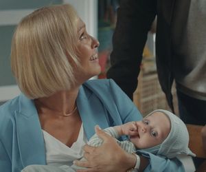 M jak miłość odc. 1876. Dorota (Iwona Rejzner), Antoś (Mark Myronenko), Bartek (Arkadiusz Smoleński)