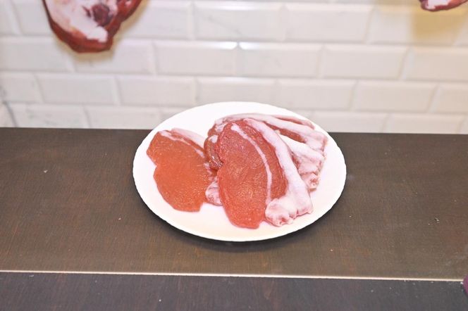 Reporterzy "Super Expressu" zamienili się w świnie. To pierwsze takie miejsce w Polsce. Nietypowy escape room w Warszawie