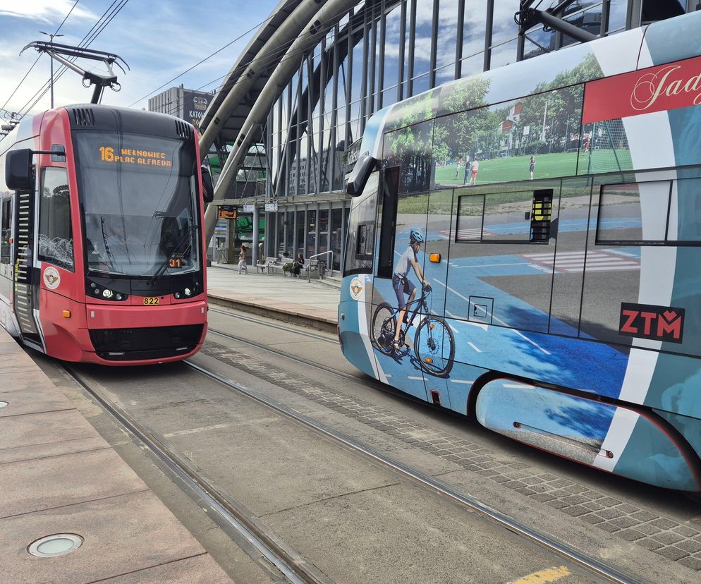 Tramwaje wróciły na Rynek w Katowicach. A to wciąż plac budowy