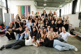 Pierwsza praca, pierwszy krok w dorosłość: marka Hebe pomaga młodym dorosłym z pieczy zastępczej odkryć siebie