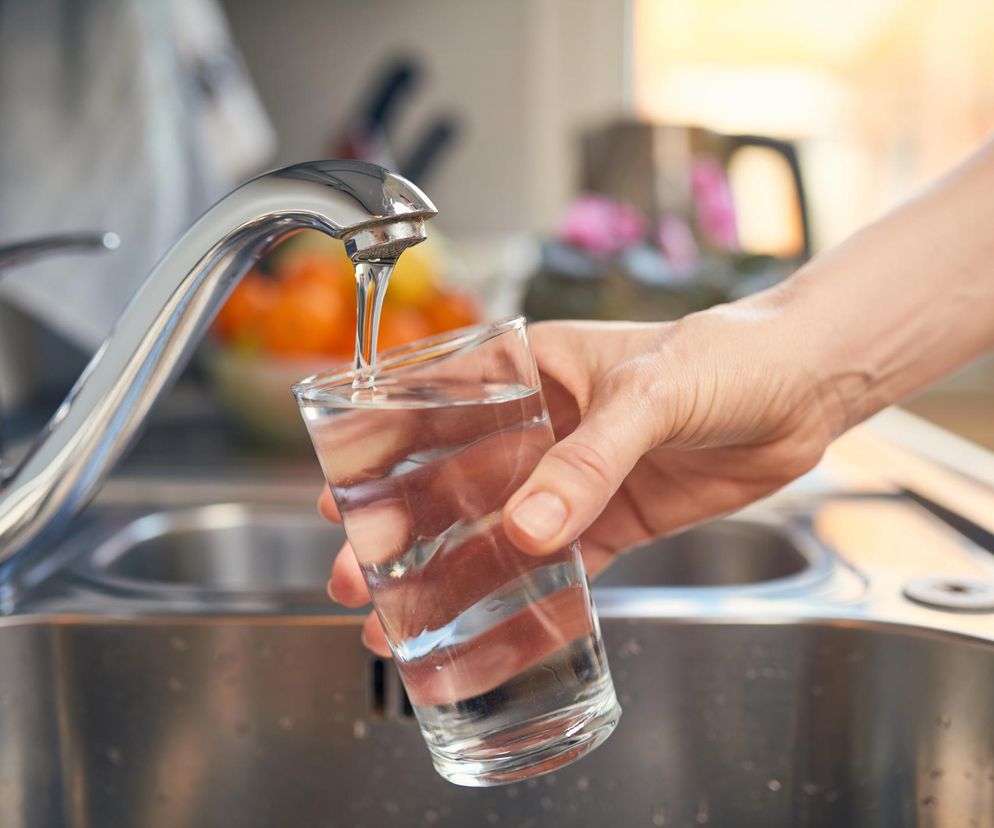 3 błędy, które popełniasz podczas picia wody. Jeden z nich szczególnie zaskakuje 