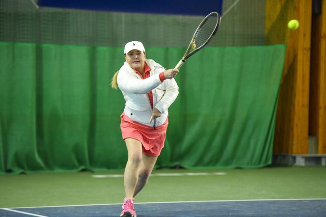 Katarzyna Niezgoda i ukochany rozgrzali kort! Spódniczka kusa, za to mimika "na bogato"