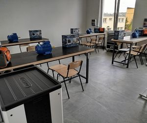 W budynku BCU nr 2 w Siedlcach znajduje się duża hala i 11 sal szkoleniowych, które zostały bardzo nowocześnie wyposażone.