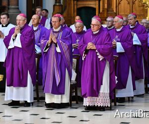 Wierni Archidiecezji Białostockiej pożegnali abp. Edwarda Ozorowskiego [ZDJĘCIA]