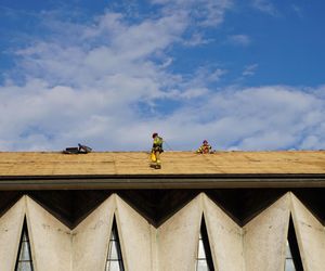 Burza zerwała dach kościoła w Brzesku! Chwile grozy podczas nabożeństwa