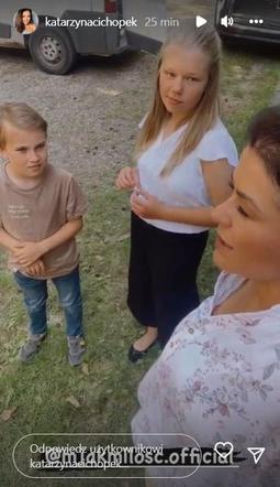 M jak miłość na planie. Kinga (Katarzyna Cichopek), Lenka (Olga Cybińska), Misiek (Olek Bożyk)