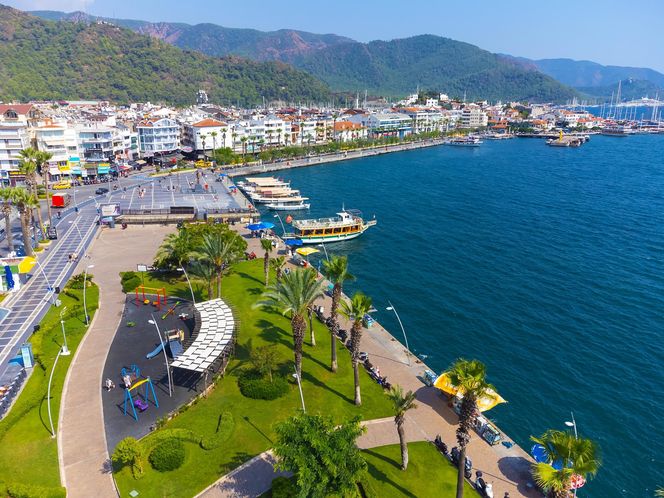 Marmaris – miasto portowe i kurort w Turcji