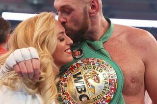 Tyson Fury ma przepiękną żonę. Zjawiskowa Paris Fury wspiera go od lat - i na szczycie, i na dole