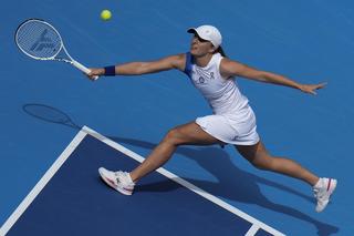 Iga Świątek - Caroline Garcia RELACJA NA ŻYWO wynik WTA Pekin Zwycięstwo Polki po kosmicznym meczu!