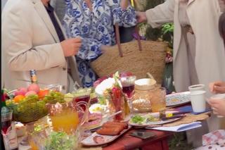 Barwy szczęścia po wakacjach 2023. Małgorzata (Adrianna Biedrzyńska), Jerzy (Bronisław Wrocławski), Józefina Rawicz (Elżbieta Jarosik)