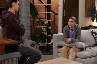 Pierwsza miłość, odcinek 3858: Oskar (Filip Gurłacz), Kalina (Magdalena Wieczorek) 