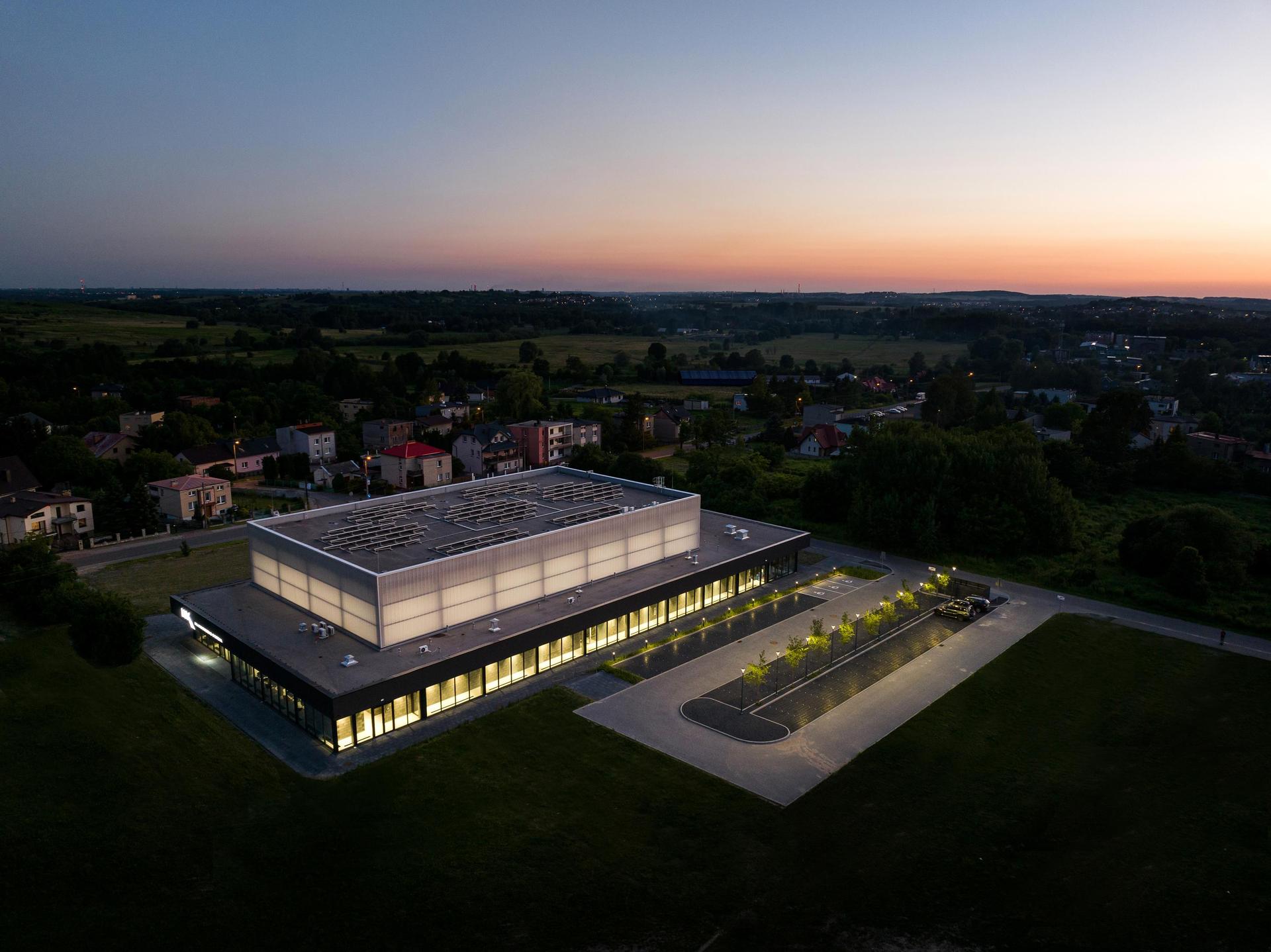 Hala widowiskowo-sportowa LUX w Rogoźniku