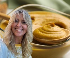 Musztarda o smaku pigwowca. Przepis Ewy Wachowicz na domowy przysmak