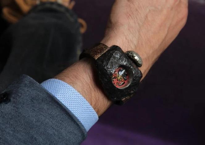 Ten zegarek, który powstał z prawdziwej asteroidy! Możecie go kupić. Ale tani nie jest