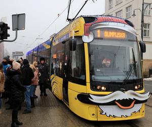 Świąteczny tramwaj rusza 6 grudnia! Będzie rozświetlał toruńskie ulice