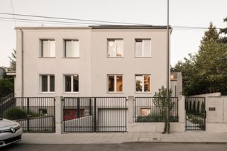 Przebudowa bliźniaka z PRL-u w Warszawie