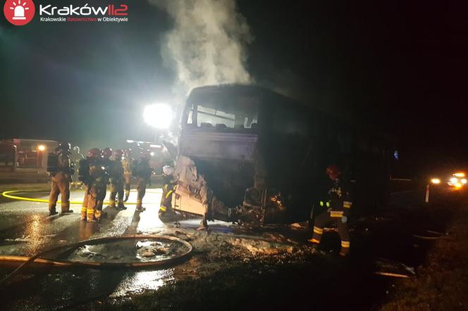 Wielki pożar autokaru na autostradzie A4