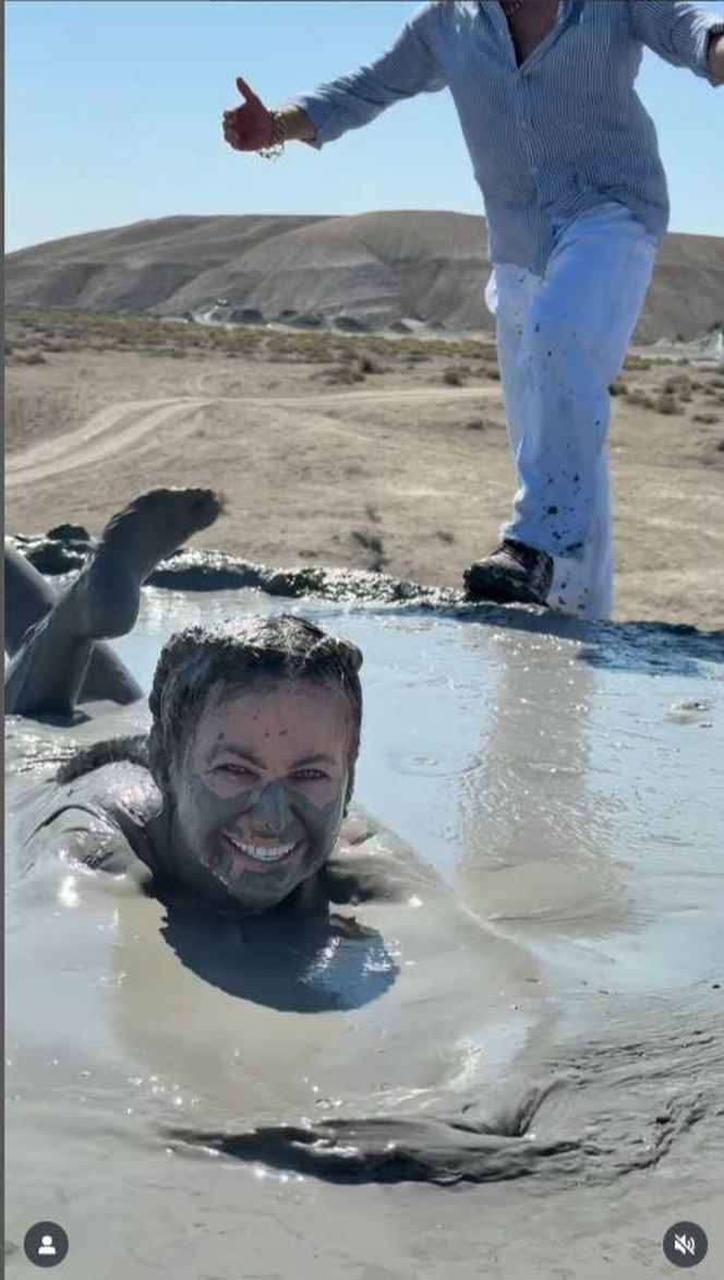 Maja Rutkowski zażywa błotnego SPA