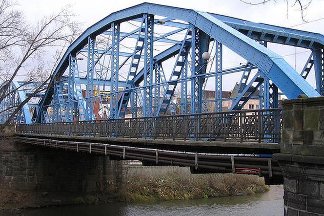 Mostem Sikorskiego znowu jeżdżą tramwaje. Szkody po wypadku naprawione