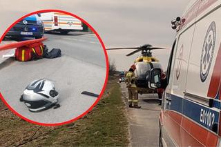 17-latek jechał motocyklem, nagle uderzyło w niego auto. Tragedia w Opocznie [FOTO]