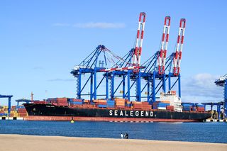 Przełom w transporcie morskim! Kontenerowiec z Chin dotarł do Gdańska szlakiem arktycznym