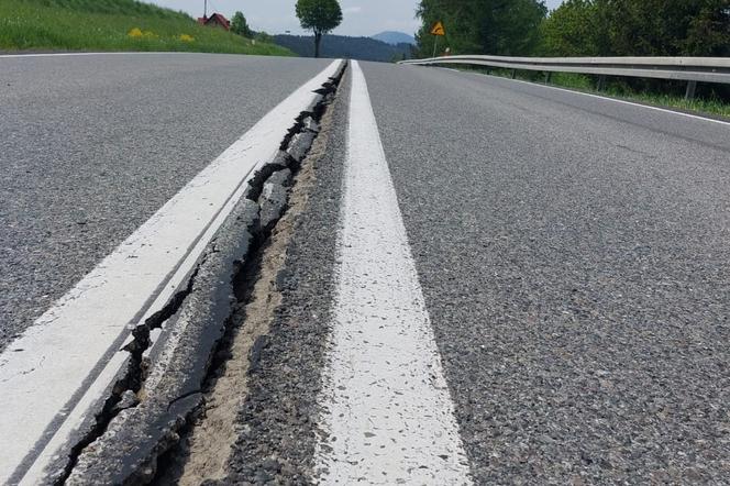 Droga krajowa numer 28 w Kasinie Wielkiej nadal jest zamknięta 
