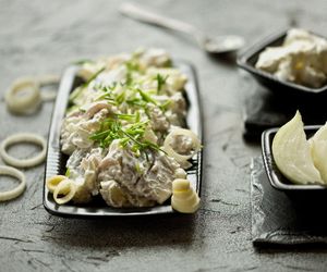 Śledzie po królewsku to mój patent na świąteczną przekąskę. Robię je w 15 minut 