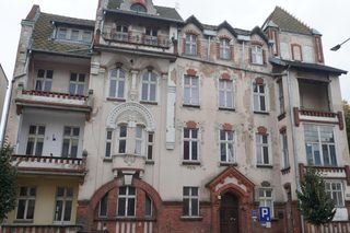 Zabytkowa kamienica na sprzedaż. To największy pustostan w centrum Olsztyna