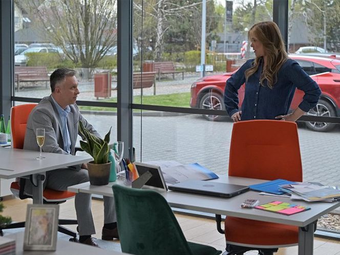 Pierwsza miłość, odcinek 4040: Artur (Łukasz Płoszajski), Berenika Gajewska (Maria Konarowska)