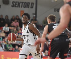 Legia Warszawa wygrała 87:76 z Energą Czarnymi Słupsk