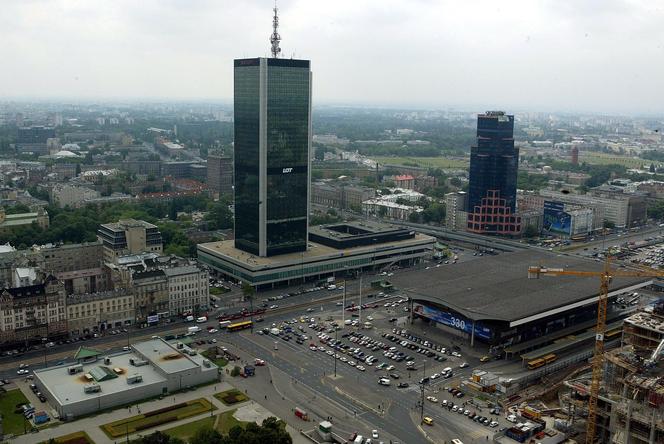 Aż trudno uwierzyć, że tak 20 lat temu wyglądała Warszawa. Miasto nie do poznania!