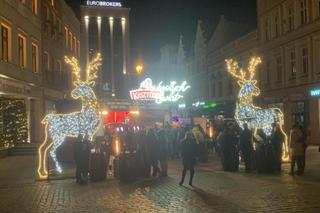 Tłumy bydgoszczan na jarmarku świątecznym. „Spodziewałam się innych cen” [ZDJĘCIA]