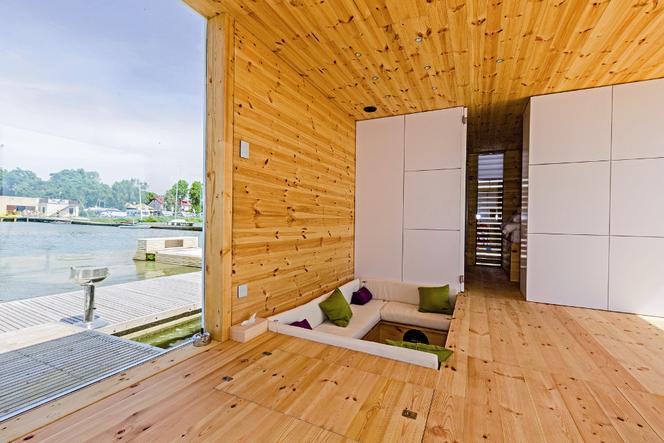 Domy na jeziorze Jamno