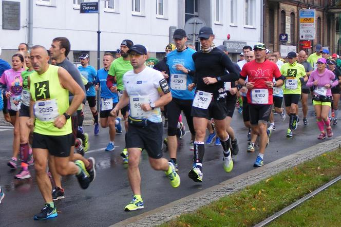 Biegacze opanują Poznań. Szykują się zmiany w komunikacji