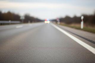 Dramatyczny poranek w Grzybnie. Bus z młodzieżą zderzył się z autem, są ranni