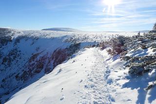 Zagrożenie lawinowe w Karkonoszach. Szlak przez Kocioł pod Śnieżką zamknięty