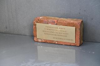 Grób Emiliana Kamińskiego jest nie do poznania! 