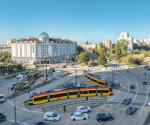 Przystanki w centrum Warszawy przesunięte. Powód? Wiadukt grozi zawaleniem 