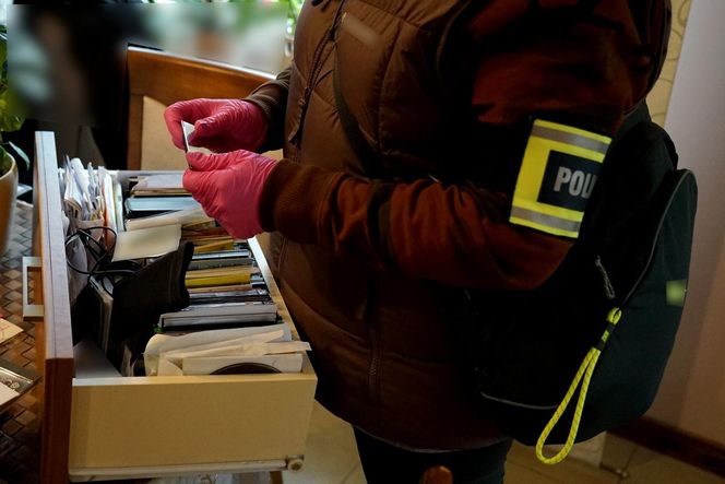 Były dyrektor szpitala w Tucholi zatrzymany! Śledczy: posiadał pornografię z udziałem dzieci i zwierząt