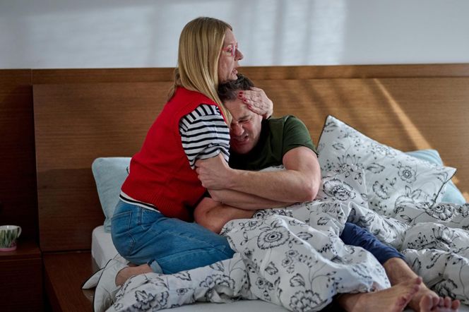 Na Wspólnej, odcinek 4025: Nawrót choroby Sławka po strzelaninie na komendzie! Straci córkę już na dobre? - ZDJĘCIA