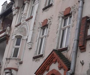 Zabytkowa kamienica w Olsztynie na sprzedaż. To największy pustostan w centrum miasta