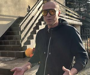 Gigantyczny pająk z plastikowych butelek ozdobił dom w Lublinie