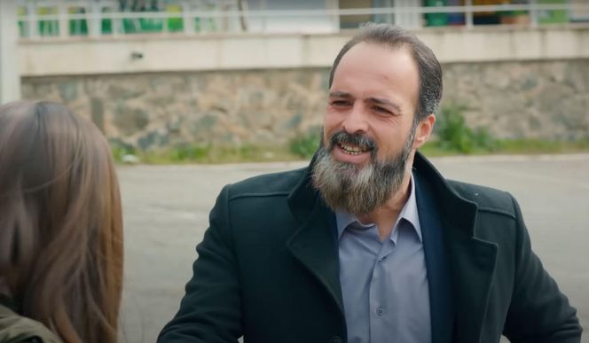 Melis naprowadzi porywacza na trop Zeynep. Dojdzie do tragicznego wypadku i dziewczyna zostanie pojmana.