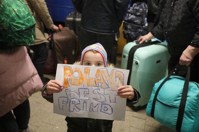 Warszawa: Przyjazd pociągu z uchodźcami z Ukrainy