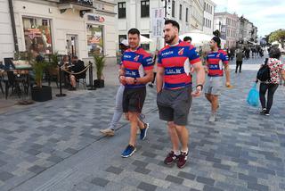  Lubelscy rugbiści rozdawali na Deptaku bilety na niedzielny mecz. Takiego wydarzenia jeszcze na klubowym stadionie nie było!