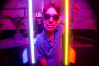 FUTURE – nieoczywista fuzja gatunków od duetu FLOWW