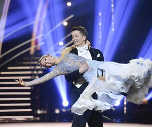 Był czarnym koniem Tańca z Gwiazdami. Teraz na ściance pokazał żonę i dzieci